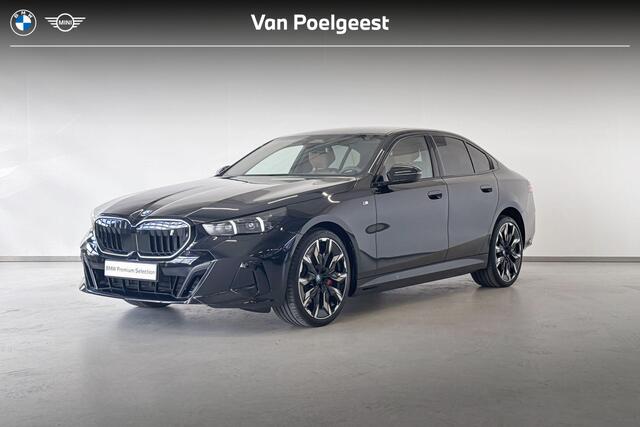 BMW i5 Sedan eDrive40 M Sport Edition | M Sportpakket Pro | Trekhaak met elektrisch wegklapbare kogel | Showroomvoordeel