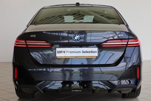 BMW i5 eDrive40 | M Sportpakket | Innovation Pack | Travel Pack | Comfort Pack