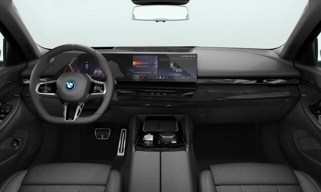 BMW i5 eDrive40 M Sport Edition 84 kWh | 20 Inch | M-Sportpakket | Innovation Pack | Travel Pack | Comfort Pack | Panoramadak