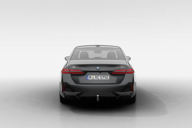 BMW i5 Sedan eDrive40 M Sport Edition | M Sport Pro | Travel Pack | Comfort Pack | Trekhaak | 22kW laden