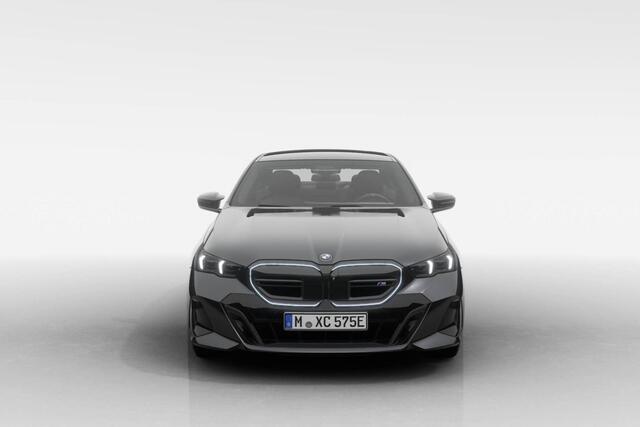 BMW i5 Sedan M60 xDrive | M Sport Pro | Innovation Pack | Travel Pack | Comfort Pack | Bowers & Wilkins Surround Sound System | Driving Assistant Professional | Trekhaak