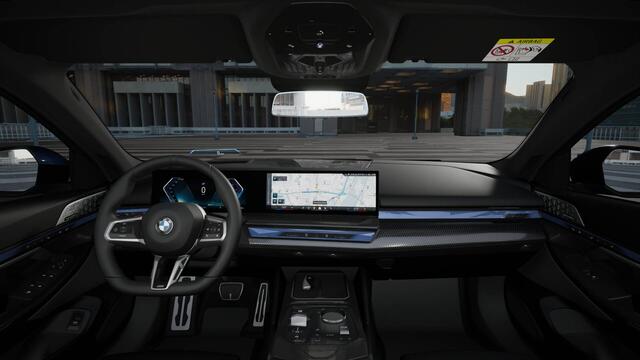BMW i5 Touring eDrive40 M Sport / Panoramadak / Trekhaak / Bowers & Wilkins / Adaptieve LED / Stoelventilatie / Parking Assistant Plus / Comfort Access