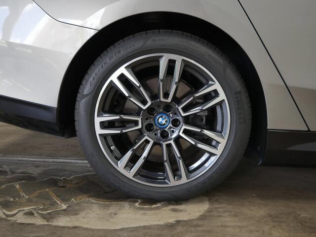 BMW i5 xDrive40 M-Sport - Onderstel Prof - Trekhaak - Bowers & Wilkins - Driving Ass Prof