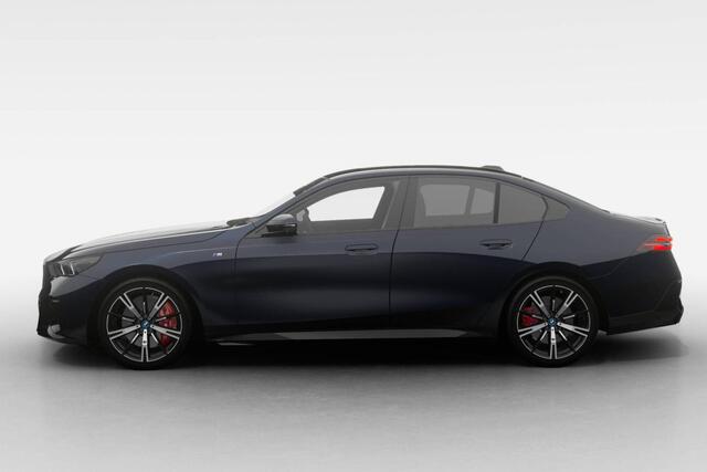 BMW i5 Sedan eDrive40 M Sport Edition | M Sport Pro | Travel Pack | Comfort Pack | Showroomvoordeel