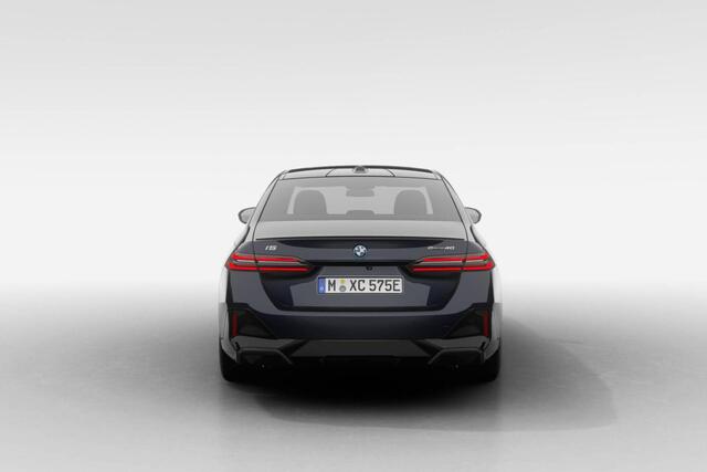 BMW i5 Sedan eDrive40 M Sport Edition | M Sport Pro | Travel Pack | Comfort Pack | Showroomvoordeel