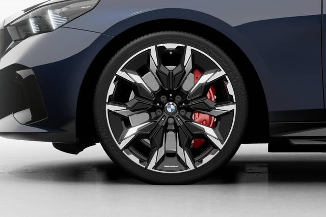 BMW i5 Sedan eDrive40 M Sport Edition | M Sport Pro | Innovation Pack | Travel Pack | Comfort Pack | 22kW laden