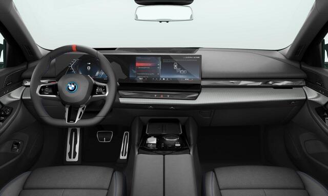 BMW i5 M60 xDrive Sedan | M Sportpakket Pro | Innovation Pack | Travel Pack | Comfort Pack