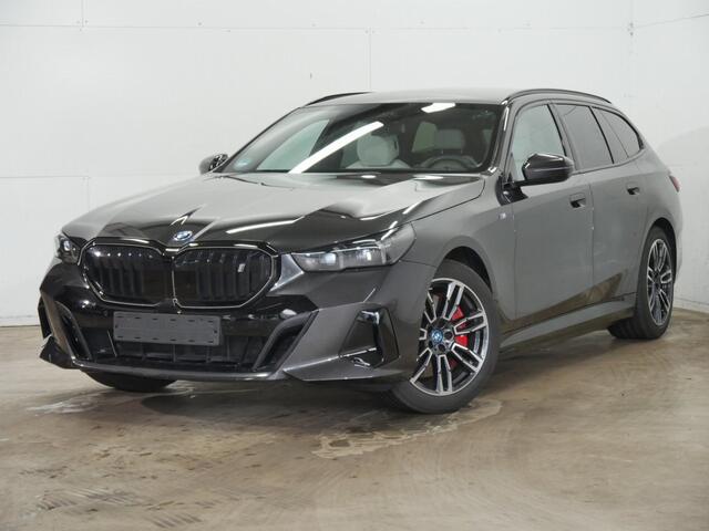 BMW i5 Touring eDrive40 M-Sport Pro - Onderstel Prof - Pano - Trekhaak - Driving Ass Prof