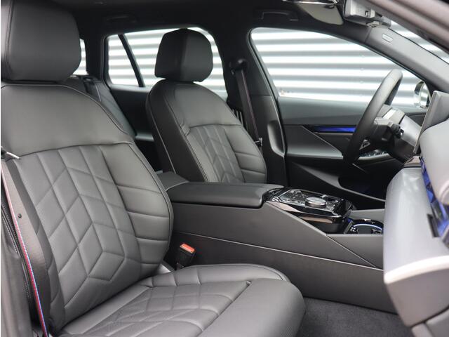 BMW i5 Touring eDrive40 | M Sportpakket Pro | Trekhaak | Driving Assistant Prof. | Adaptief M Onderstel Prof. | Harman Kardon | Head-Up | Parking Assistant Plus | Comfortstoelen | 19'' LMV