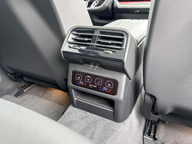 BMW i5 Touring eDrive40 M Sport Pro Glazen Dak / Harman Kardon / Comfortstoelen / Stoelventilatie / Iconic Glow / Getinte ramen / 20 Inch