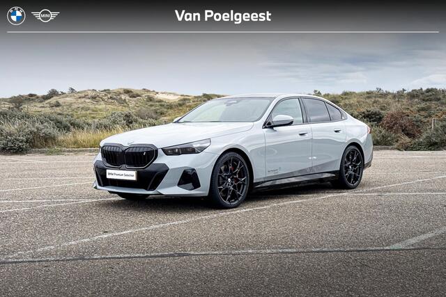 BMW i5 eDrive40 M Sport Edition | M Sport | Glazen Panoramadak | Head-up Display | Stoelventilatie | M Performance wielen