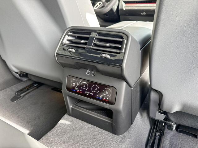 BMW i5 eDrive40 M Sportpakket Pro / Innovation Pack / Travel Pack / Comfort Pack / Trekhaak / Panoramadak