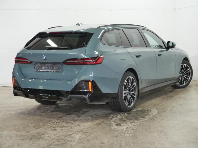 BMW i5 Touring eDrive40 M-Sport pro | Panorama | CoPilot | Trekhaak | Bowers & Wilkins Surround Sound