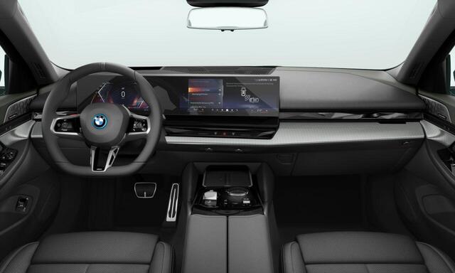 BMW i5 eDrive40 M Sport Edition M Sportpakket Pro | Innovation Pack | Travel Pack | Panoramadak | Bowers & Wilkins | Trekhaak