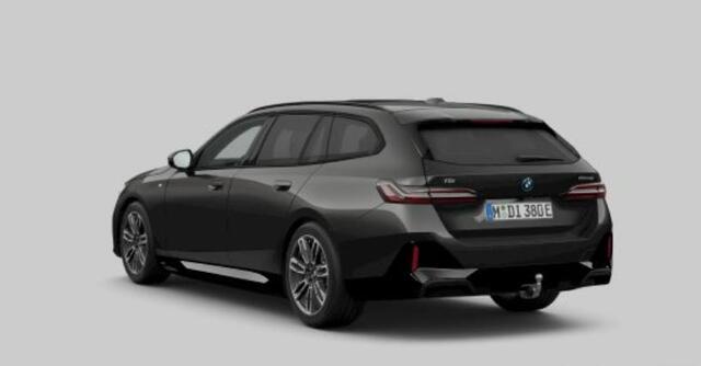 BMW i5 Touring eDrive40 M Sport Edition 84 kWh Trekhaak - Panoramadak - Parking/Driving Professional - Comfort Pack - Harman Kardon - Head up - Comfort Acces - Stuurwielrandverwarming - Active Guard -