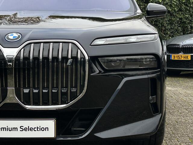 BMW i7 xDrive60 High Exe | M-Sport | 21" | Panorama Sky Lounge | Bowers & Wilkins | Massage | Trekhaak | CoPilot | Merino Leder