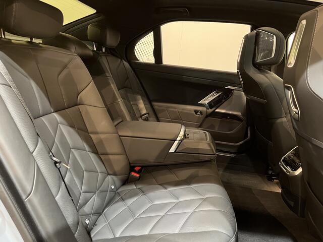 BMW i7 xDrive60 106 kWh / M Sportpakket / Panoramadak / Bowers & Wilkins / 11.600 KM !!