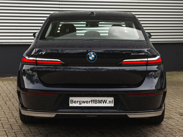 BMW i7 xDrive60 - Stoelverwarming voor + achter - Head-up Display - 106kWh