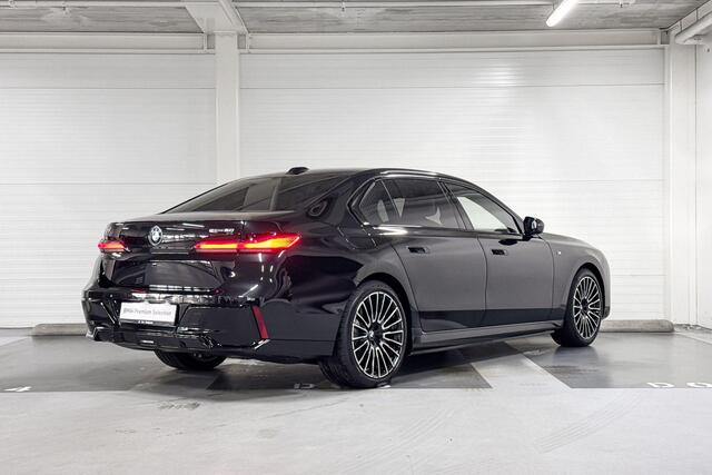 BMW i7 eDrive50 | M-Sport Pro | Innovation Pack | Executive Pack | Connoisseur Pack | Climate Acoustics Pack | Driving Assistant Professional | Parking Assistant Professional | Sky Lounge