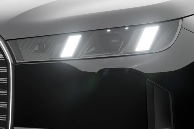 BMW iX xDrive M70 | Comfort Pack | Innovation Pack | Glazen Panoramadak Sky Lounge