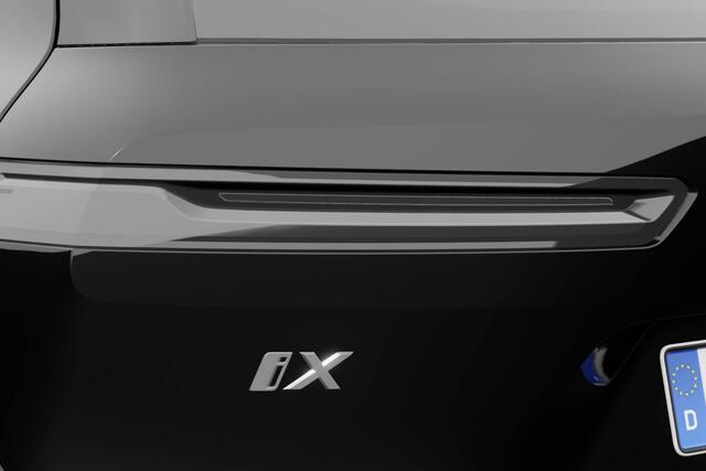 BMW iX xDrive45 | M Sport Pro | Comfort Pack | Innovation Pack | Trekhaak | Sky Lounge