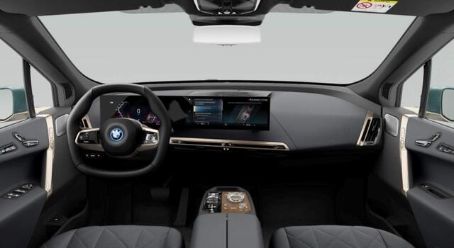 BMW iX M60 - Pano - Bowers & Wilkins - Trekhaak - Stoelventilatie