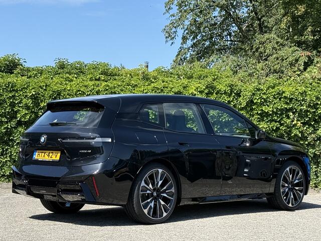 BMW iX xDrive45 101 kWh