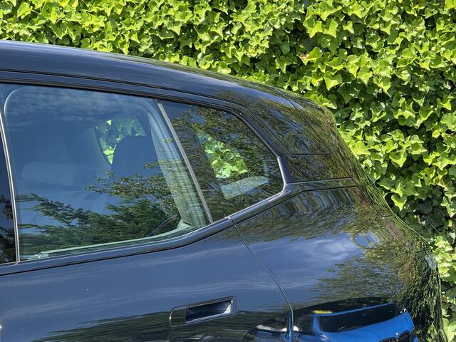 BMW iX xDrive45 101 kWh