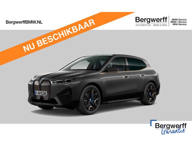 BMW iX xDrive40 - Sportpakket - Pano - Trekhaak - Soft Close - Driving Ass Prof - Lasers