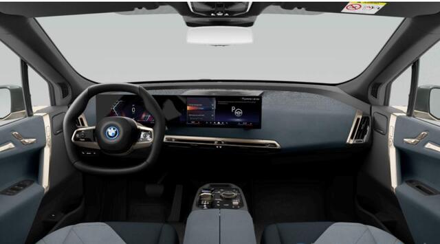 BMW iX xDrive40 - Sportpakket - Pano - Trekhaak - Soft Close - Driving Ass Prof - Lasers