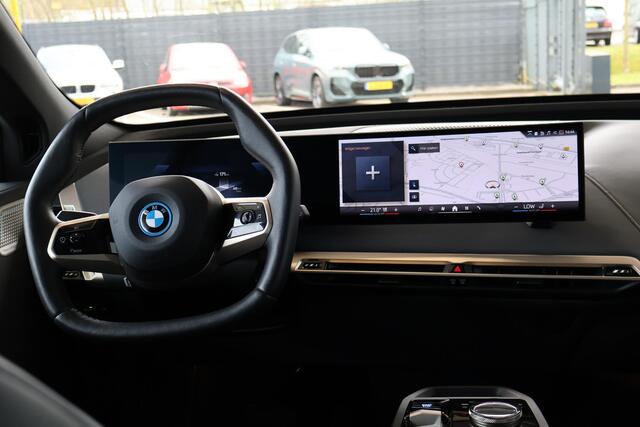 BMW iX xDrive50 | Sport Edition | Bowers & Wilkins | Panoramadak Sky Lounge | Laserlight