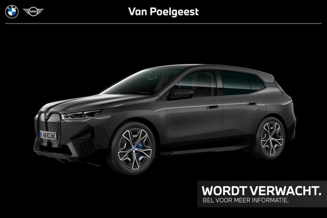 BMW iX xDrive50 22 Inch / Getinte Ramen Achter / Stoelventilatie / Stoelverwarming / Driving Assistant / Laser Light / 4 Zone Airco