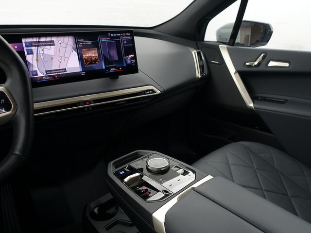 BMW iX xDrive40 M Sport Plus 77 kWh- Stoelmassage, Harman Kardon, 360 Camera, Head Up, Memory Seats, Sfeerverlichting