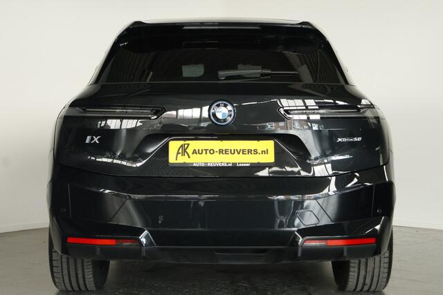 BMW iX xDrive50 Sport SKY 112 kWh / Pano / HUD / Harmankardon / Trekhaak