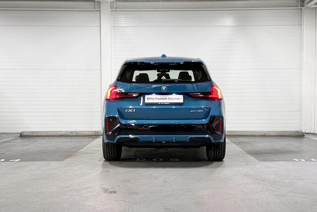 BMW iX1 eDrive20 | M-Sport | Comfort Pack | Driving Assistant Plus | Harman/Kardon | Head-up Display | Trekhaak