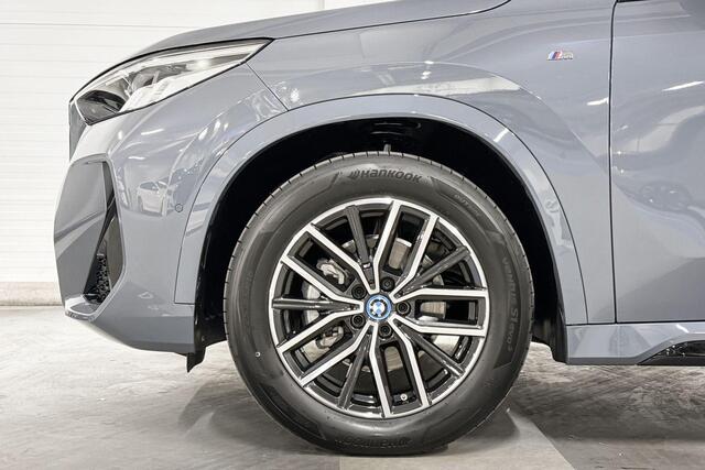 BMW iX1 eDrive20 67 kWh | M-Sport | M-Adaptive Onderstel | Parking Assistant | Trekhaak