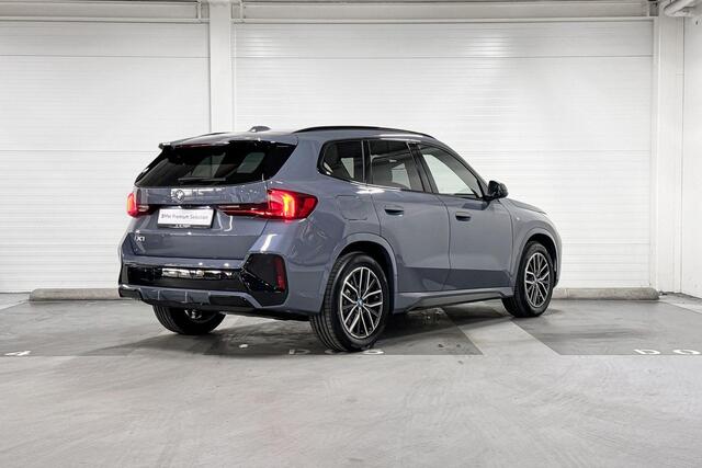 BMW iX1 eDrive20 67 kWh | M-Sport | M-Adaptive Onderstel | Parking Assistant | Trekhaak