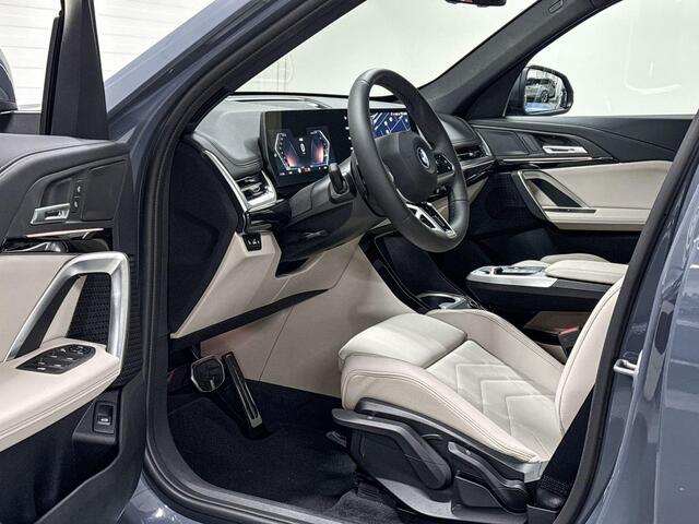 BMW iX1 eDrive20 67 kWh | M-Sport | M-Adaptive Onderstel | Parking Assistant | Trekhaak