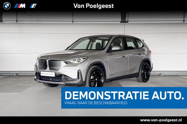BMW iX1 eDrive20 Essential Edition 67 kWh | Interieurcamera