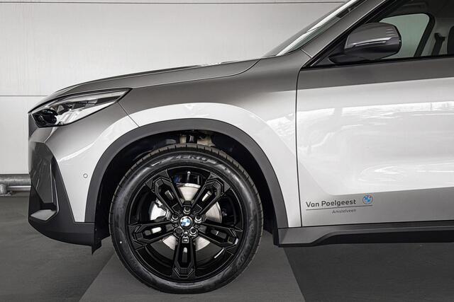 BMW iX1 eDrive20 Essential Edition 67 kWh | Interieurcamera