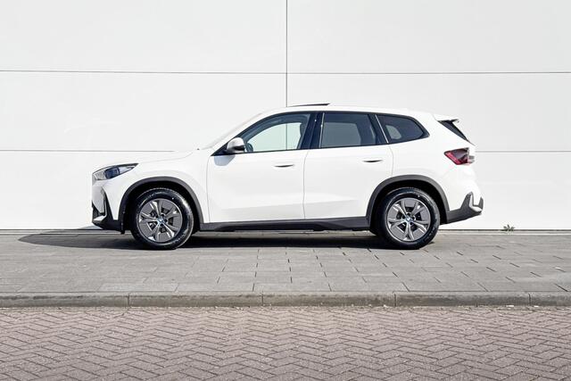 BMW iX1 eDrive20 Premium Pack | Travel Pack | Panoramadak