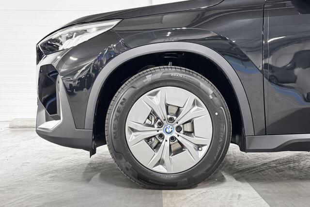 BMW iX1 eDrive20 | Essential Edition | Parking Assistant | Curved Display