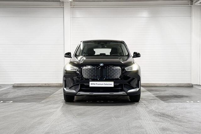 BMW iX1 eDrive20 | Essential Edition | Parking Assistant | Curved Display