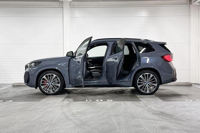 BMW iX1 eDrive20 | M-Sport Pro | Travel Pack | Premium Pack | Comfort Pack | Harman/Kardon | Panoramadak | Comfort Access