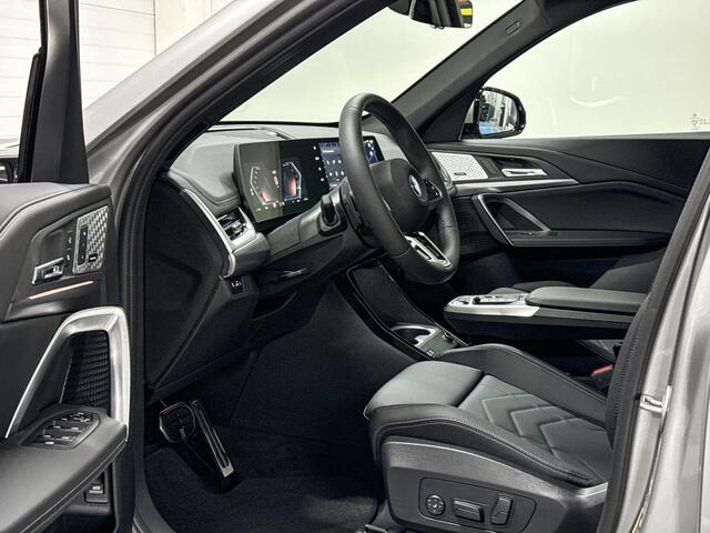 BMW iX1 eDrive20 | M-Sport Pro | Travel Pack | Premium Pack | Comfort Pack | Driving Assistant | Harman/Kardon | Panoramadak | Comfort Access