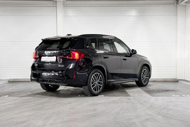 BMW iX1 eDrive20 | M-Sport | Travel Pack | Driving Assistant | Panoramadak