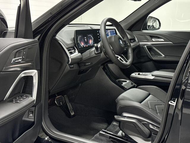 BMW iX1 eDrive20 | M-Sport | Travel Pack | Driving Assistant | Panoramadak