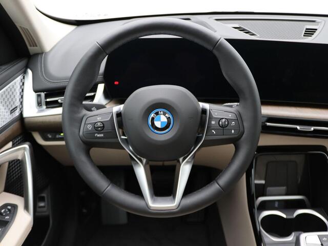 BMW iX1 eDrive20 | Model xLine | Innovation Package | Travel Package