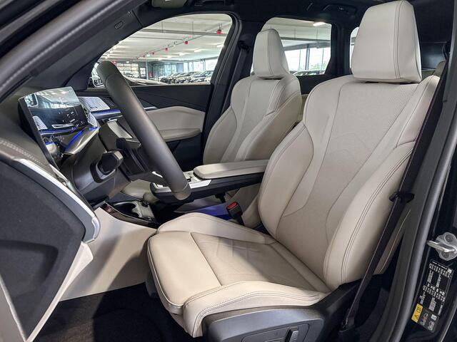 BMW iX1 eDrive20 67 kWh | M Sportpakket Pro | Trekhaak met elektrisch wegklapbare kogel