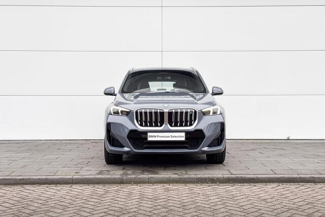 BMW iX1 xDrive30 | M Sport | Stoelverwarming | Driving Assistant Plus | Comfort Access | Selections 2500